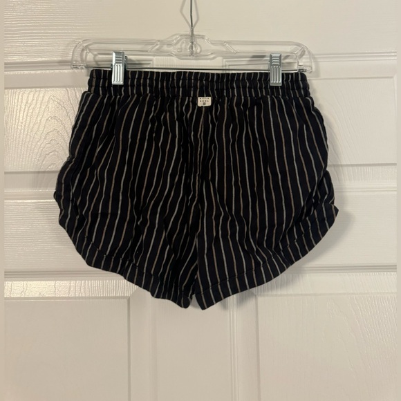 Billabong Shorts Small - Picture 2 of 2